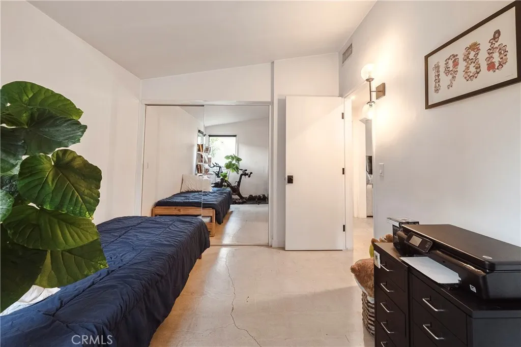 324 Chestnut Avenue, Los Angeles, California 90042 home-pic-16